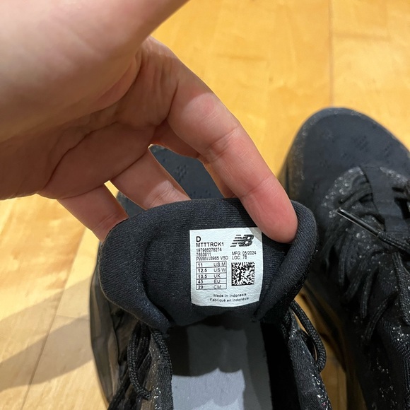 New Balance - Picture 4 of 7